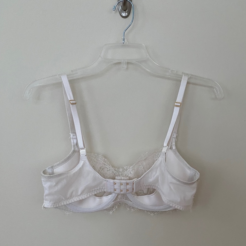 Victoria Secrets bra - Picture 2 of 2
